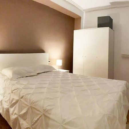 Rooms In Spacious Beach Flat In บาเลนเซีย ภายนอก รูปภาพ