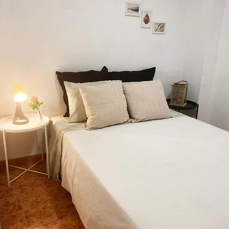 Rooms In Spacious Beach Flat In บาเลนเซีย ภายนอก รูปภาพ
