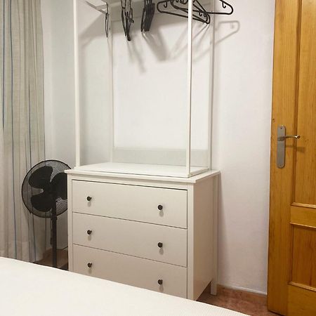 Rooms In Spacious Beach Flat In บาเลนเซีย ภายนอก รูปภาพ