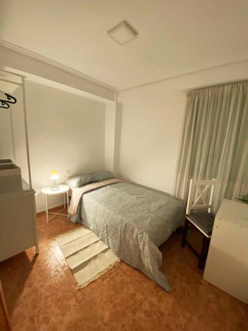 Rooms In Spacious Beach Flat In บาเลนเซีย ภายนอก รูปภาพ
